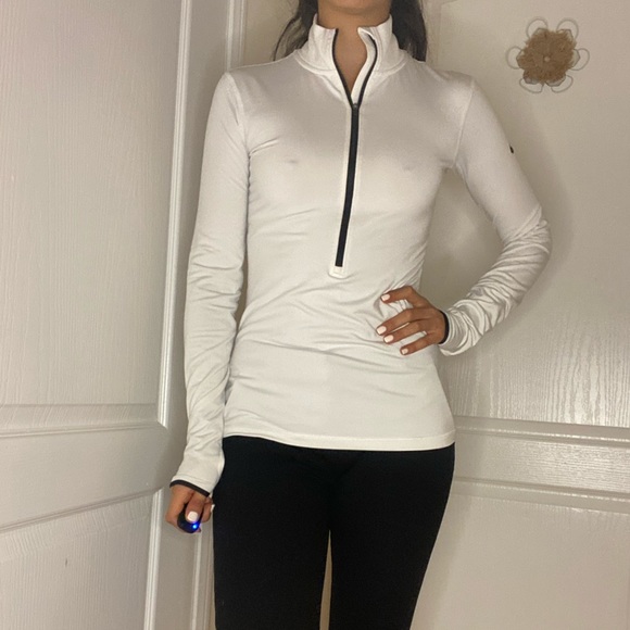 Nike top - Picture 2 of 2